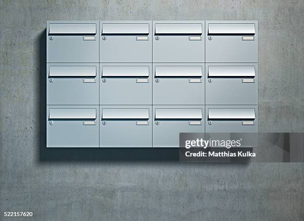 mailboxes - ranura de buzón fotografías e imágenes de stock