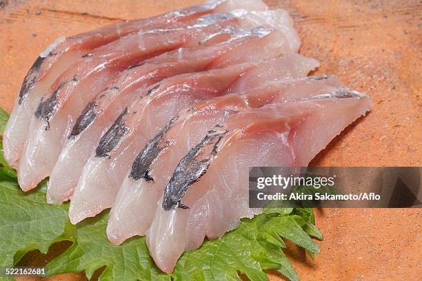 raw fish - trachurus japonicus stock-fotos und bilder