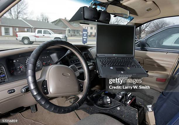 Sheriff Computer Screen Sheriff Computer Photos and Premium High Res Pictures - Getty Images