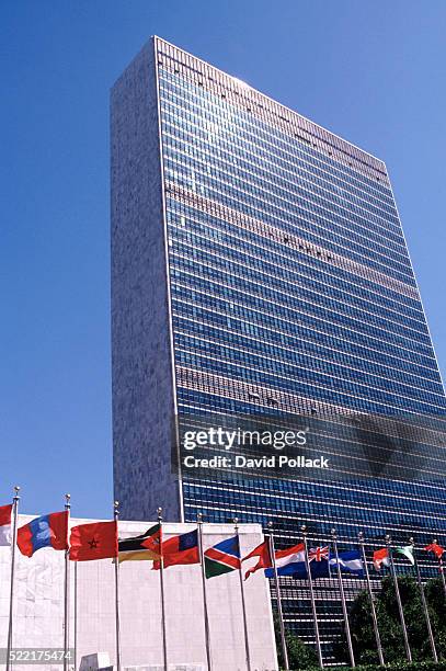 Un Building Flags Photos and Premium High Res Pictures - Getty Images