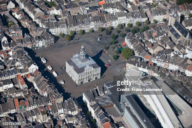 netherlands, maastricht, townhal - years of the kingdom of the netherlands in maastricht stockfoto's en -beelden