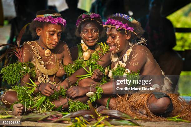 gulf women in traditional clothes - papua new guinea people stock pictures, royalty-free photos & images