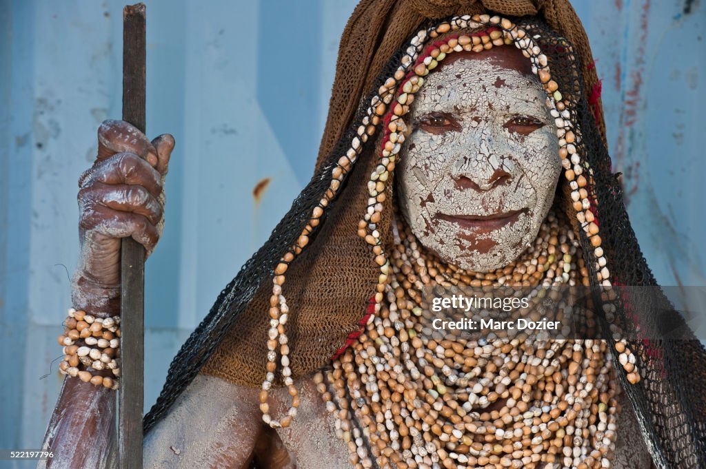 Mendi widow