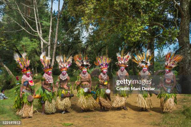 hagen traditional group - goroka stock pictures, royalty-free photos & images