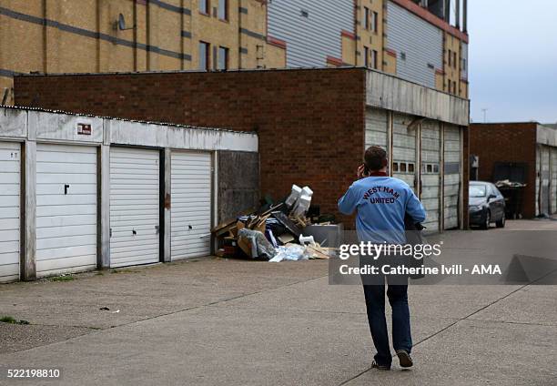 Fan of West Ham United before the Emirates FA Cup Sixth Round Replay match between West Ham United and Manchester United at Boleyn Ground on April...