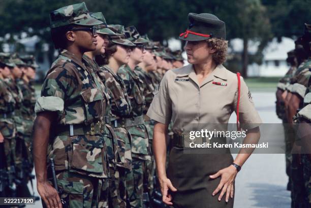 marine sergeant inspecting recruits - parris island women stock pictures, royalty-free photos & images