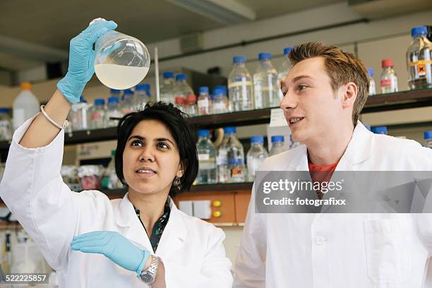 Researcher Distilling Distillation Pharmaceutical Lab Photos and Premium High Res Pictures ...
