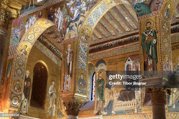 mosaics in capella palatina in palermo, sicily - palazzo dei normanni imagens e fotografias de stock