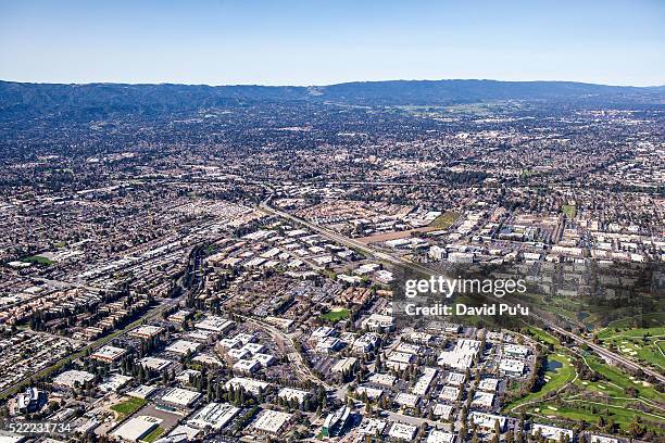 looking west in the silicone valley from mountain view, ca. - stanford stanford californië stockfoto's en -beelden