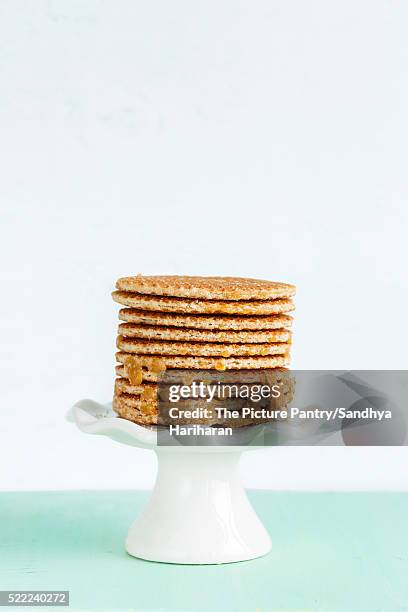 stroopwafels - stroopwafels stock-fotos und bilder