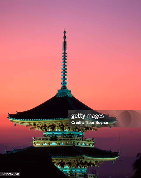 kiyomizu temple at sunset - kiyomizu dera temple stock-fotos und bilder