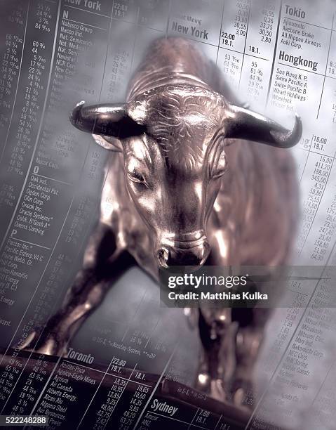 a bull market - capitalismo foto e immagini stock