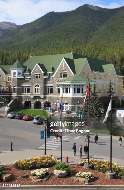 canada, alberta, banff national park, banff springs hotel, - banff springs hotel imagens e fotografias de stock