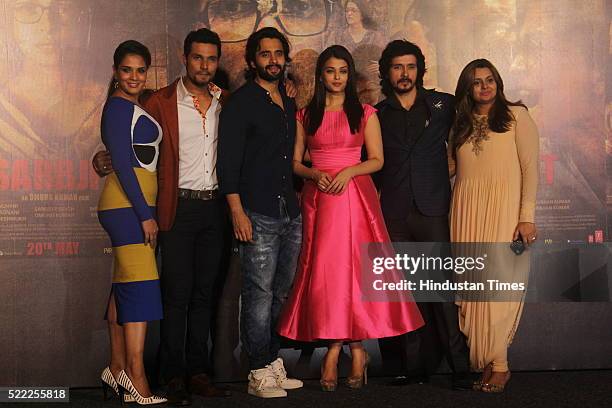 518 Richa Chadha Stock Photos, High-Res Pictures, and Images - Getty Images