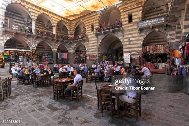 turkey, diyarbakir, hasan pasa hani, ancient caravanserai, - diyarbakir stock-fotos und bilder