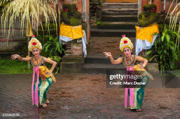 traditional dancers in bali - barong headdress stock pictures, royalty-free photos & images