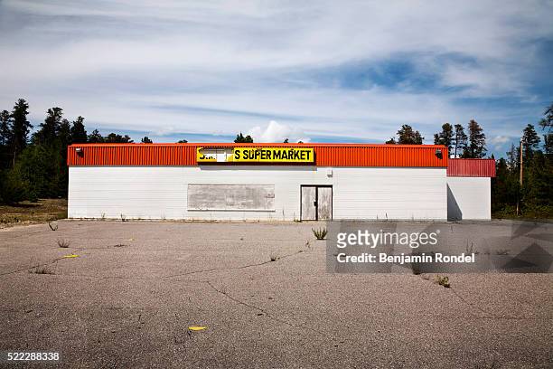 abandoned supermarket - run down stock pictures, royalty-free photos & images