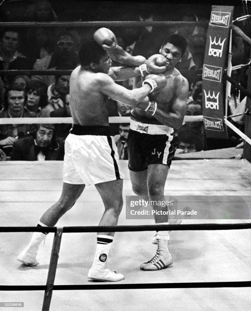 Young And Ali In 1976 World Heavyweight Fight