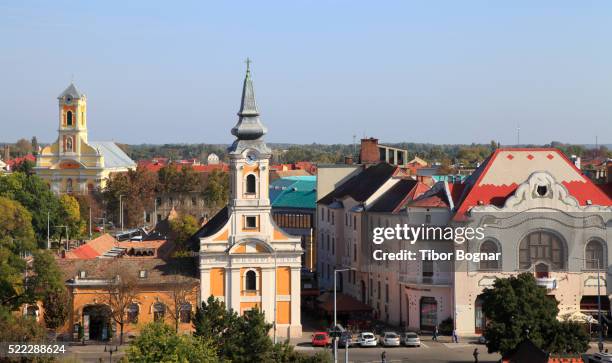 hungary, kecskemžt, skyline, greek orthodox church, house of you - hungria - fotografias e filmes do acervo