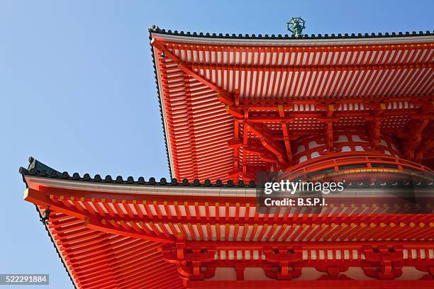 konpon daito pagoda atop sacred koyasan mountain in wakayama, japan - konpon daito stock pictures, royalty-free photos & images