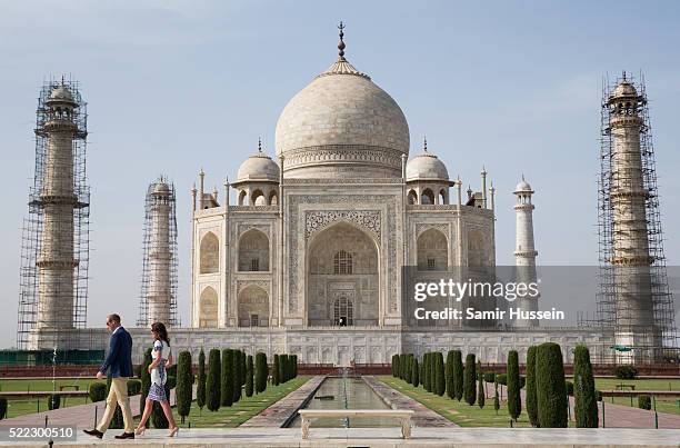 Prince William, Duke of Cambridge and Catherine, Duchess of Cambridge visit the Taj Mahal on April 16, 2016 in Agra, India.