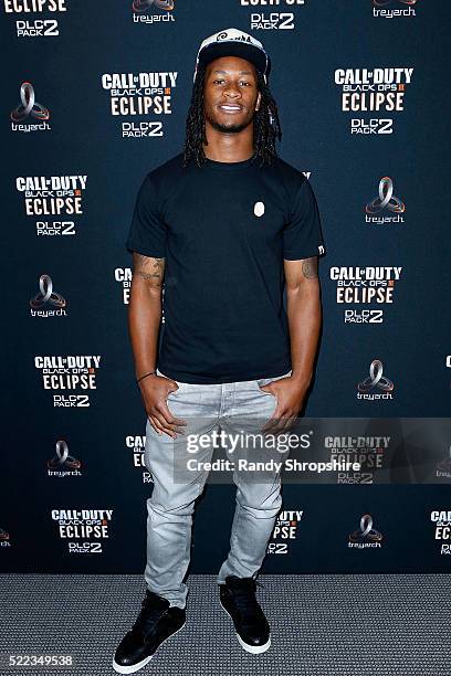 Los Angeles Rams running back Todd Gurley goes head-to-head against New York Jets running back Matt Forte in Call Of Duty: Black Ops3 to celebrate...