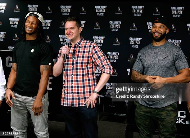 Los Angeles Rams running back Todd Gurley goes head-to-head against New York Jets running back Matt Forte with Chris Puckett in Call Of Duty: Black...