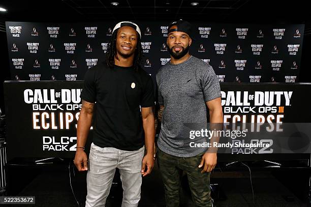 Los Angeles Rams running back Todd Gurley goes head-to-head against New York Jets running back Matt Forte in Call Of Duty: Black Ops3 to celebrate...