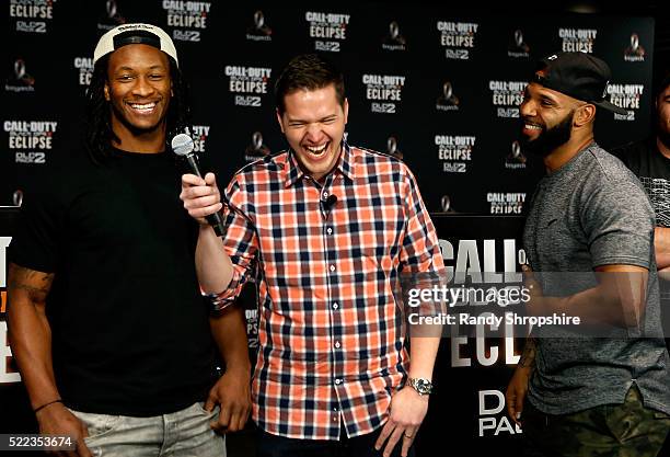 Los Angeles Rams running back Todd Gurley goes head-to-head against New York Jets running back Matt Forte with Chris Puckett in Call Of Duty: Black...