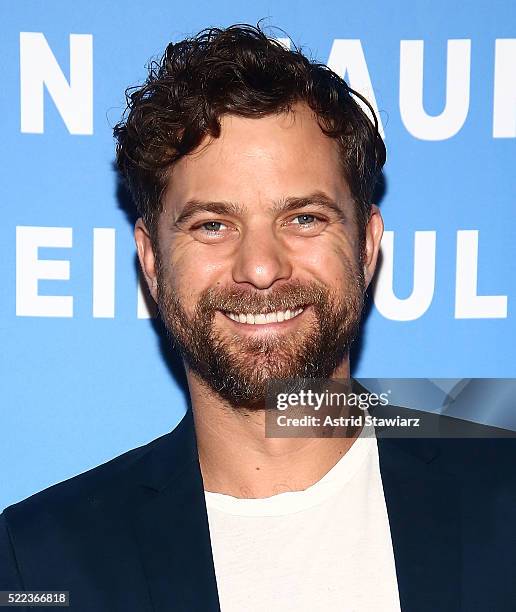 Joshua Jackson Actor Photos and Premium High Res Pictures - Getty Images