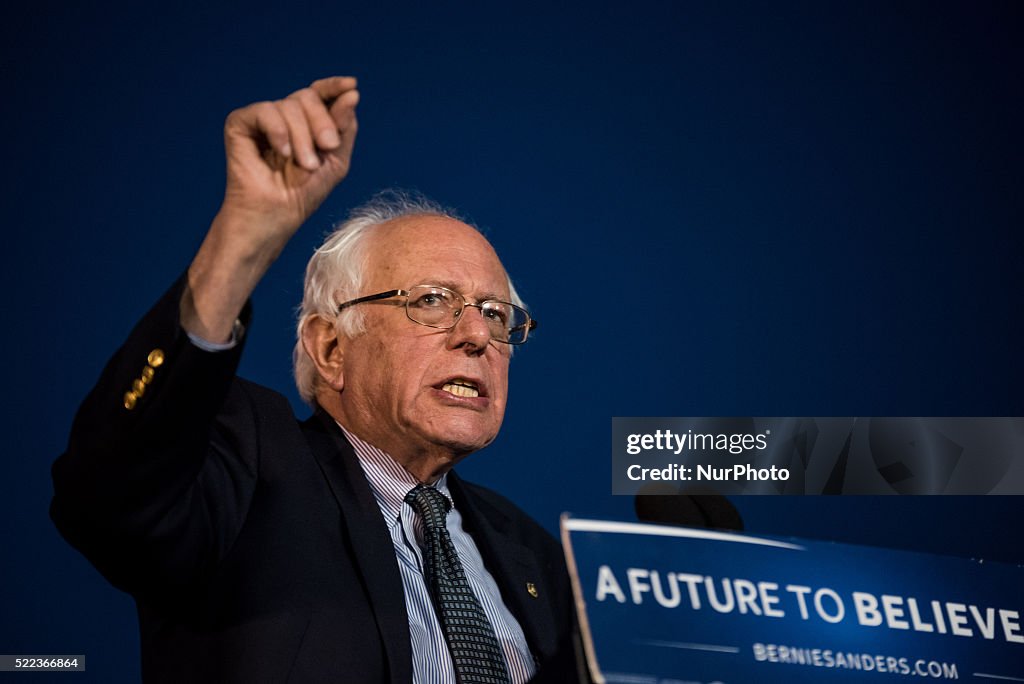 Bernie Sanders rallu in Long Island, New York