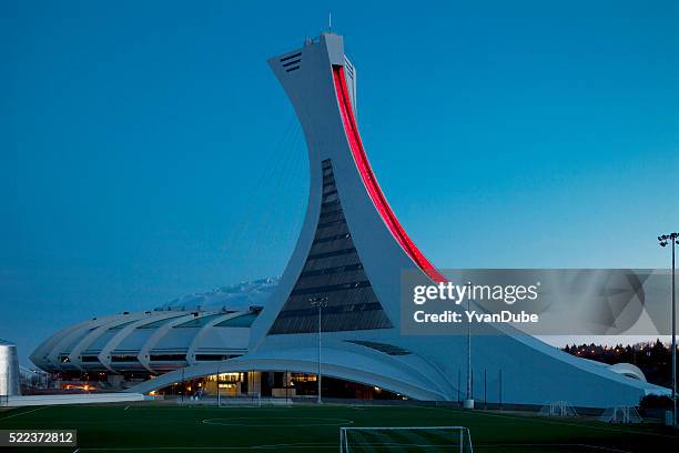 stade olympique de montréal - stade olympique photos et images de collection