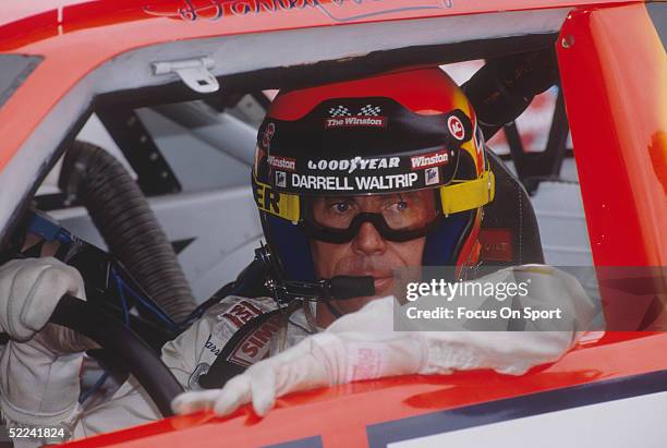 Darrell Waltrip drives his Tide car during the Heinz Southern 500 on September 3, 1989 in Darlington, South Carolina.