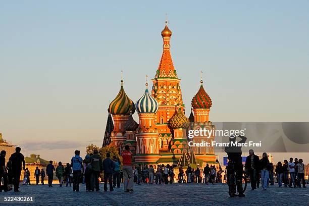 saint basil's cathedral and the red square - orthodox saint basil day stock pictures, royalty-free photos & images