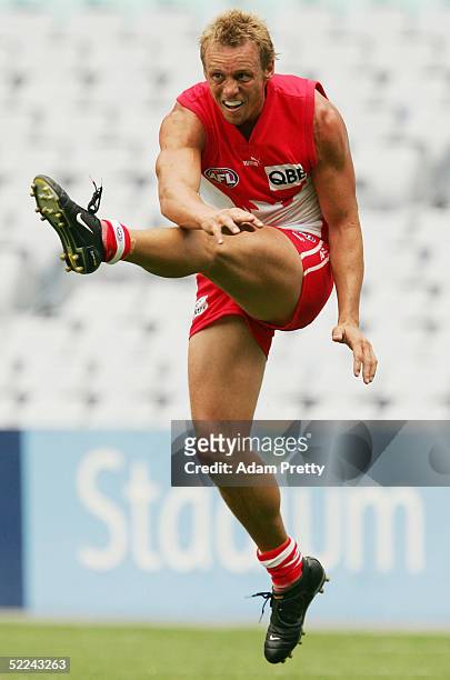 Stuart Maxfield of the Swans in action during the trial AFL match between the Sydney Swans and the Brisbane Lions on February 26, 2005 at Telstra...