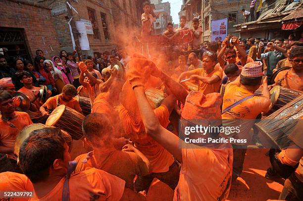 Vermilion Powder Vermillion Powder Photos et images de collection - Getty Images