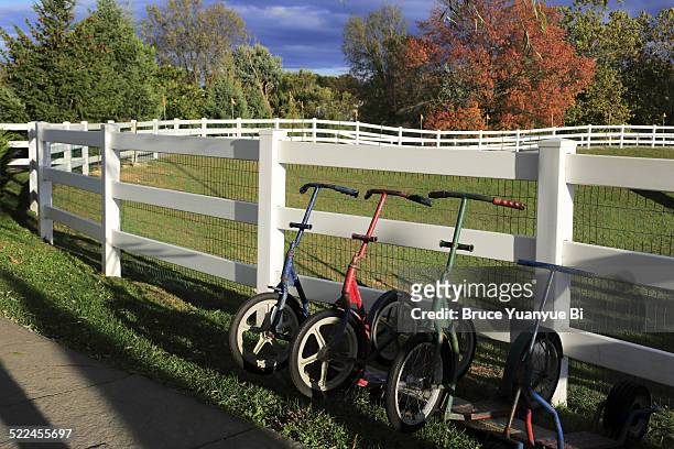 amish school - pennsylvania stock pictures, royalty-free photos & images