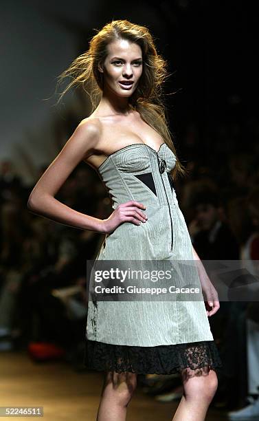 Model walks down the runway at the Philosophy By Alberta Ferretti fashion show as part of Milan Fashion Week Autumn/Winter 2005/6 on February 26,...