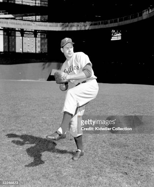 S: Pitcher Robin Roberts of the Philadelphia Phillies, poses for a portrait prior to a 1950's game against the New York Giants at the Polo Grounds in...