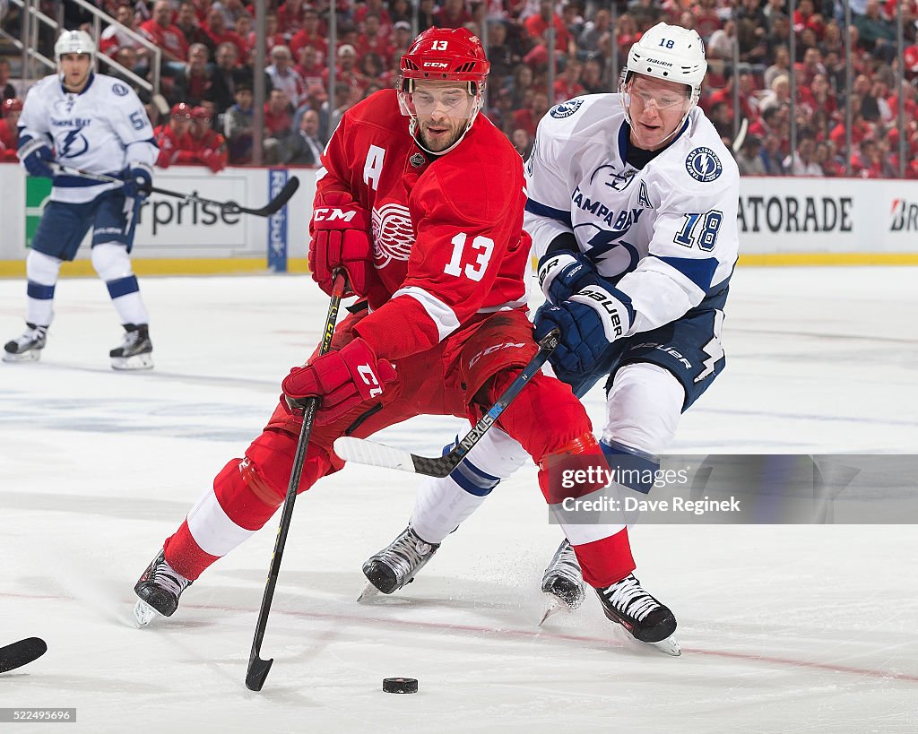 Datsyuk Pavel Datsyuk of the Detroit Red Wings skates up ice with the puck ...