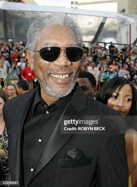 United States: Actor Morgan Freeman, nominated for Best Supporting Actor for his role in "Million Dollar Baby," arrives for the 77th Academy Awards...