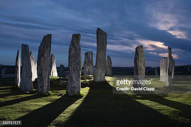 callinish stone circle, isle of lewis, scotland - stone circle stock pictures, royalty-free photos & images