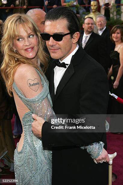 Actors Melanie Griffith and husband Antonio Banderas arrive at the 77th Annual Academy Awards at the Kodak Theater on February 27, 2005 in Hollywood,...