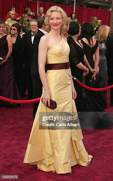 Actress Cate Blanchett nominated for Best Actress in a Supporting Role for her performance in "The Aviator" arrives the 77th Annual Academy Awards at...