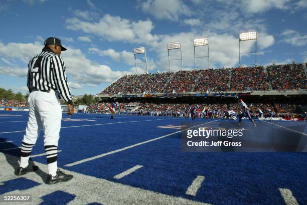 The Boise State Broncos wait for the Louisiana Tech Bulldogs to start the play at Bronco Stadium on November 20, 2004 in Boise, Idaho. Boise State...