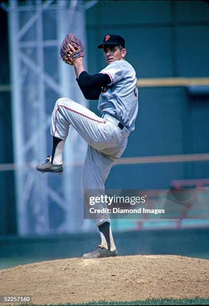 Pitcher Gaylord Perry of the San Francisco Giants delivers a pitch during a game against the Cincinnati Reds at Crosley Field in Cincinnati during...