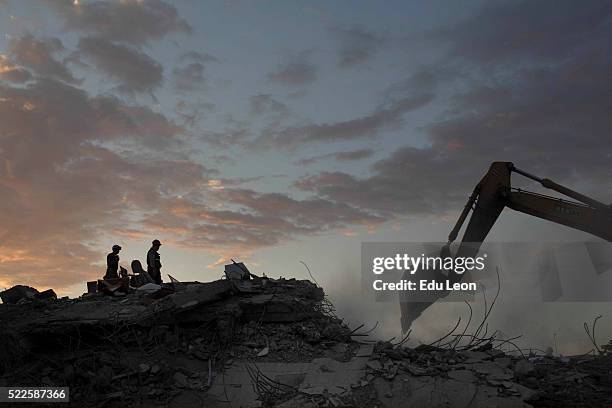 Search and rescue workers on duty over the collapsed buildings in Pedernales after the earthquake in Ecuador on April 19, 2016 in Pedernales,...