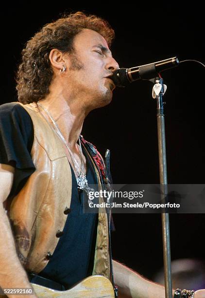 Bruce Springsteen 1992 Bruce Springsteen London Photos and Premium High Res Pictures - Getty ...
