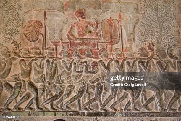 detail of relief sculpture at angkor wat - palanquin stock-fotos und bilder