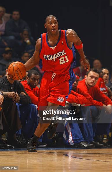 Bobby Simmonds Bobby Simmons of the Los Angeles Clippers drives against the... News ...
